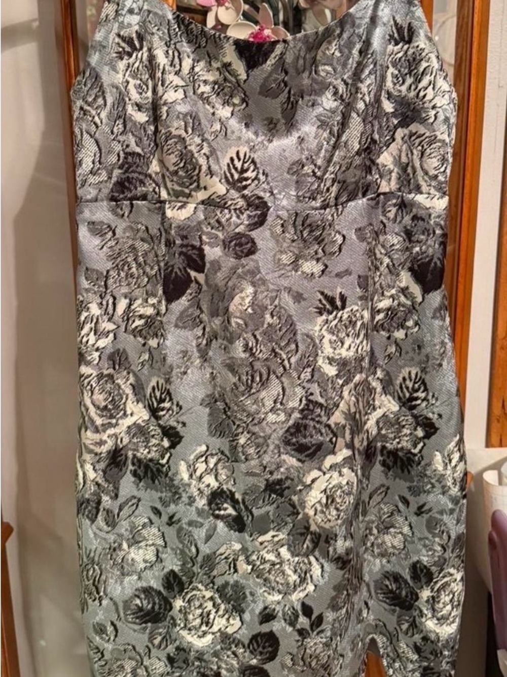 Floral Jacquard Sheath Dress — Gray & Black